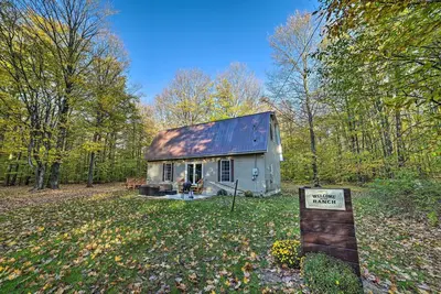 Image de Secluded & Rural Frederic Home w\/ Barn on 25 Acres