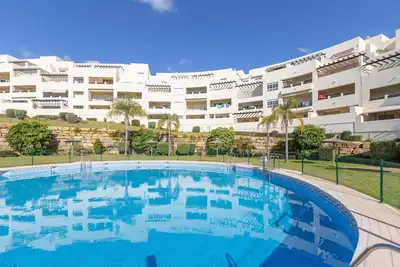 Image de Luxueux appartement front de mer, vue montagne et mer, piscine, Wi-Fi, clim, terrasses et jardin.