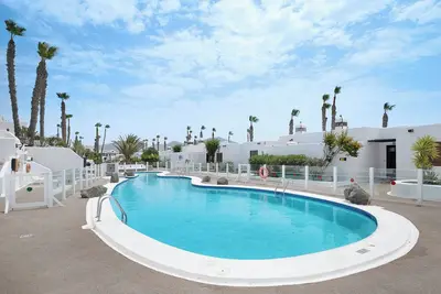Image de Appartement \"Puerto Chico E\" avec vue mer, piscine partagée, terrasse et Wi-Fi