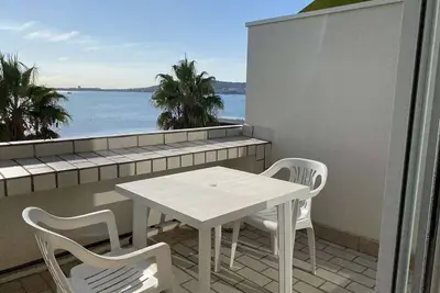 Image de Appartement T2 Bis avec Terrasse, Clim, WiFi - 2 Étoiles