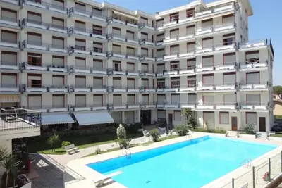 Image de Appartement pour 5 avec piscine partagée à 180m de la plage