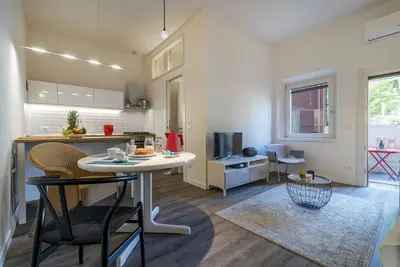 Image de Snug Apartment With Private Courtyard M0270422677