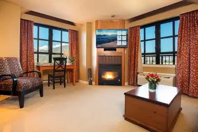 Image de Slopeside suite with Fireplace and Views