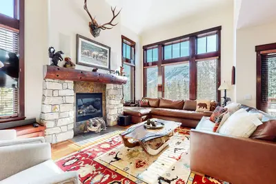 Image de Deluxe Townhome, Unbeatable Views, Hot Tub & Gas Grill. Near Walking Trails