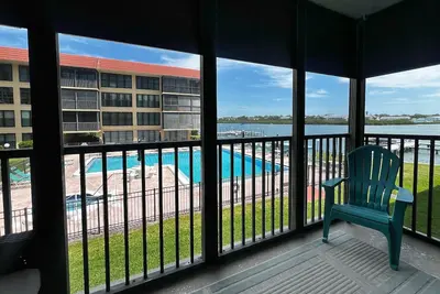Image de Waterfront and Pool View- Across from Indian Shores Beach!