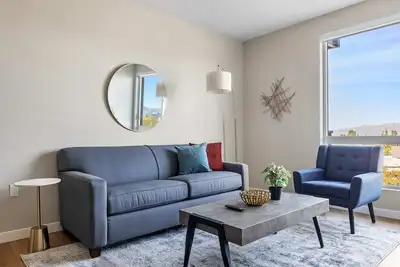 Image de Kasa | Bright & Airy Room + Fast Wifi | Santa Clara