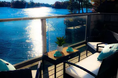 Image de Welcome to the Jemh Cottage in the Thousand Islands.
