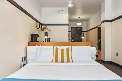 Image de Kasa | Plenty of Nearby Local Dining, Comfy Studio | The Maverick