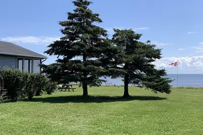 Beautiful 2 br, 1 bath, 3. 5 star Oceanfront cottage in Point Prim, Pei