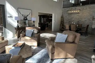 Image de Magnificent Cabin- Elegant Kitchen\/Hot Tub\/Game Room