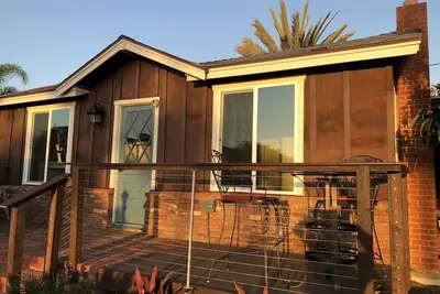 Image de Private, vintage 2bd/2ba, 1/3 acre lot, ocean views, amazing sunsets!