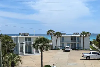 Image de Island Surf # 1 is 1st Fl 2 Bdrm Beachfront Condo - Closest To The Beach!