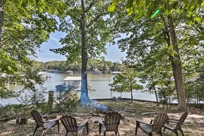 Image de Dock, Slide + Fire Pit: Osage Beach Lake House