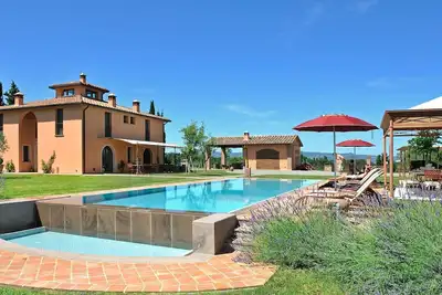 Image de Villa א Peccioli avec piscine privיe