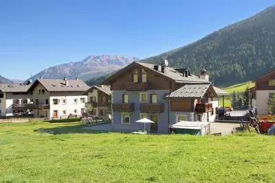 Image de Appartamento 2 avec vue sur les montagnes, jardin partagé et Wi-Fi