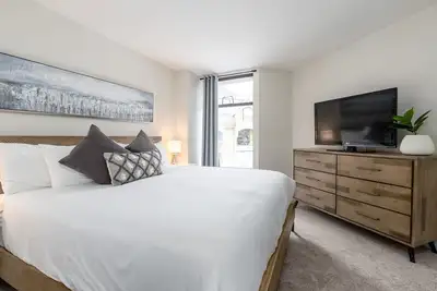 Image de ❄︎The Big Mauna❄︎ Modern 1 Br - 2 min to ski in/out | Hot Tub & Pool | The Marquise