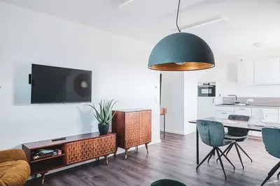 Image de Modern accommodation close to the beach.