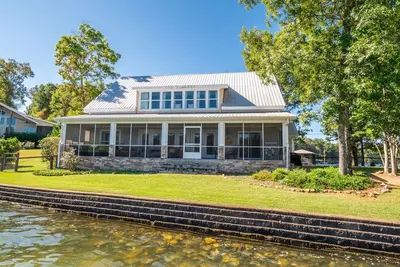 Image de Waterfront Oasis on Warrior | 4 Bed, 3 Bath