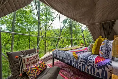 Image de 📚😇 Glamping Dome With Private Bathroom And Hot Tub!