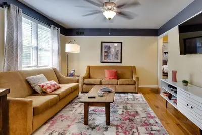 Image de Dock & Volleyball! Near Downtown - Green Grotto