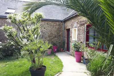 Image de Maison de caractère en pierre dans petit village