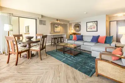 Image de 1bo2 Aston Waikiki Beach Tower: 1 Br with Ocean Views and Full Kitchen