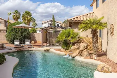 Image de Perfect Family Haven: 5br, Heated Pool + Golf Green