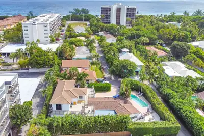 Image de Private pool, walk to the beach!