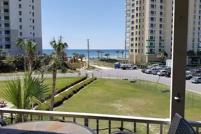 Image de A Wave From It All