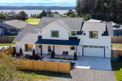 Image de 5br vacation home on Camano Island w/Water Views/Hot Tub/Bbq/firepit/games