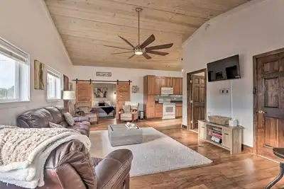 Image de Pet-Friendly Retreat on a Horse Breeding Farm!