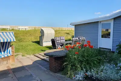 Image de Haus Hagelstein - Holiday apartment \"I-Donnerkeil\" directly behind the dike!