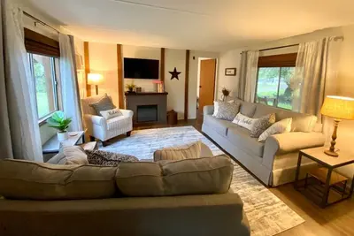 Image de Cozy hideaway on your own corner of our homestead