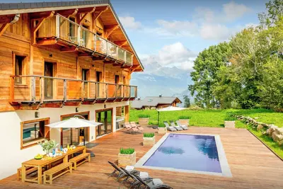 Image de Chalet Woodman - 14 pers avec jacuzzi, sauna, piscine d'été - Ovo Network