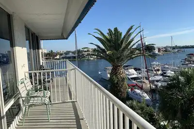 Image de Water and Marina View Condo with Queen Sleeper and Heated Pool.