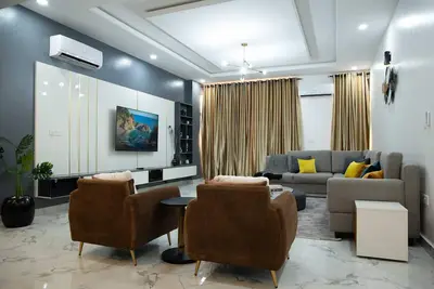 Image de 3 Bedroom Apartment with SuperFast Internet and 24x7 Power & Private Security