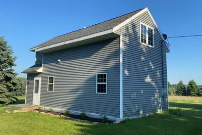 Image de 2 Bedrooms - Room to park boat! - Close to water & Potawatomi State Park
