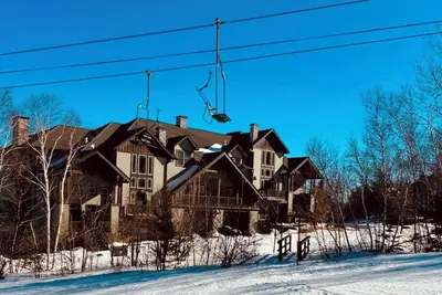 Apres Ski Luxury Ski-In/Out Hunter Mountain Slopeside Steps to Ski School Lodge\n