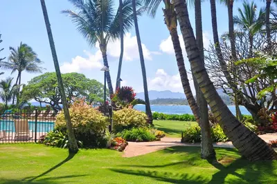 Image de Lae Nani 214. A/C throughout this Ocean Front Condo and only a few steps to the Beach