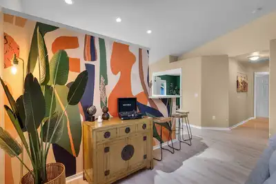 Image de Gorgeous Home 8 min drive to Dt & walk to breweries