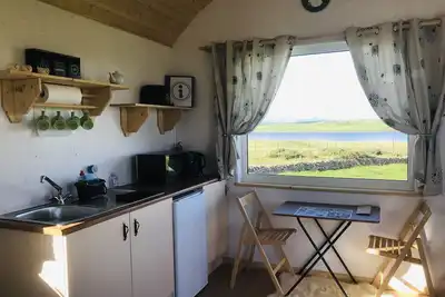 Image de The Snuggly Sheep Shepherd Hut Campview Farm Stay