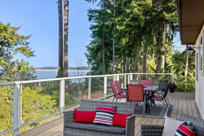 Image de Eagle Haven Parksville: your oceanfront retreat