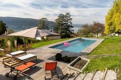 Image de La Charmette, Lakeview villa with pool in Veyrier
