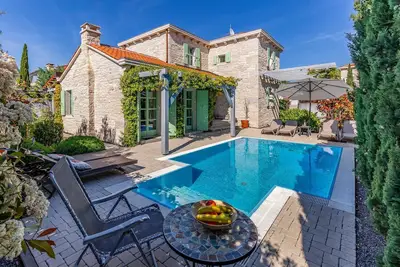 Image de Superbe maison de 3 chambres à Liznjan