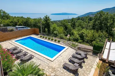 Image de Belle maison Ă Veprinac avec WiFi