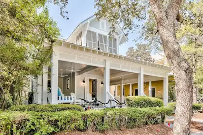 Image de Pet Friendly + Steps From WaterColor Beach Club- 136 Silver Laurel