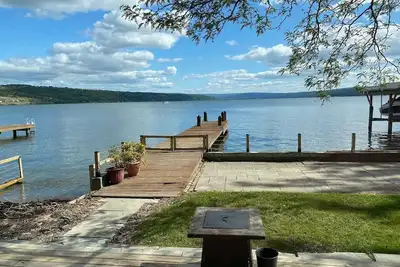 Image de Lake Living w\/ Salt Water Hot Tub