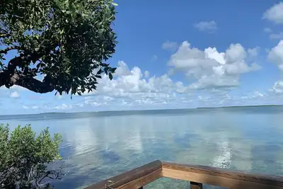 Image de 2 Bed, 2. 5 Bath Buttonwood Bay Sunset View right on the water!
