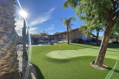 Image de * Recently Renovated * | *Heated Pool * | *6 Hole-Putting Green