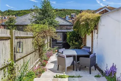 Image de Charming Old Town Cottage With Modern Features